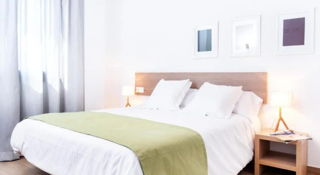 Двухместные апартаменты Feelathome Plaza Apartments