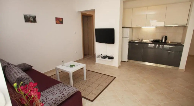 Villa Iris Apartments