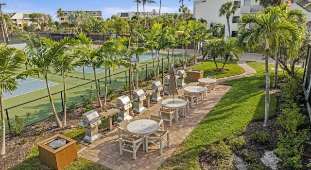 Коттедж Newoceanfront Gulf Water Views 1st Floor Sanibel