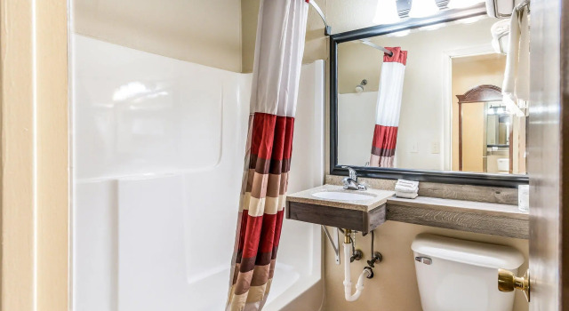 Номер Deluxe Red Roof Inn & Suites Wapakoneta