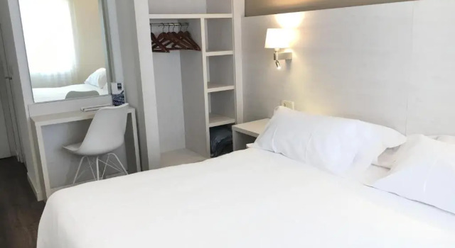 Двухместный номер Standard Hotel Carbonell
