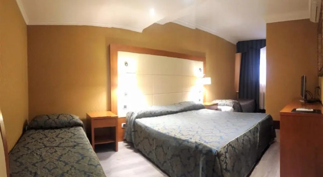 Четырёхместный номер Standard 939 Hotel