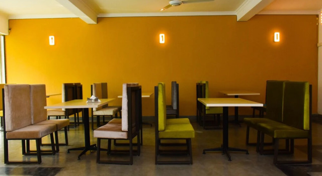 Aradhana Airport Hotel, Забронировать Отель Отели Западной провинции 3 звезды, 3*