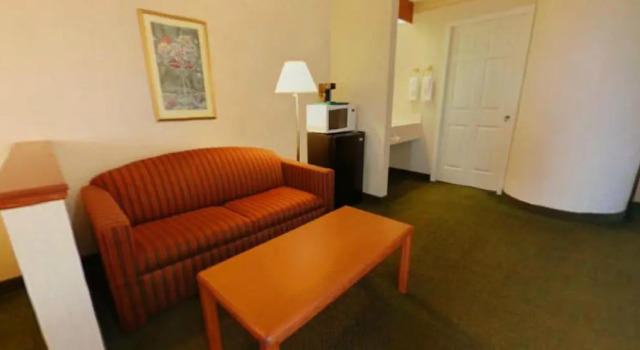 Люкс Syracuse Inn and Suites