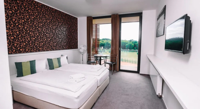 Двухместный номер Deluxe с балконом и с видом на сад K-Triumf Resort
