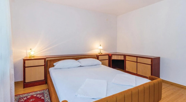 Stunning Home in Knezica With Wifi and 2 Bedrooms, Prenota Hotel Segna 