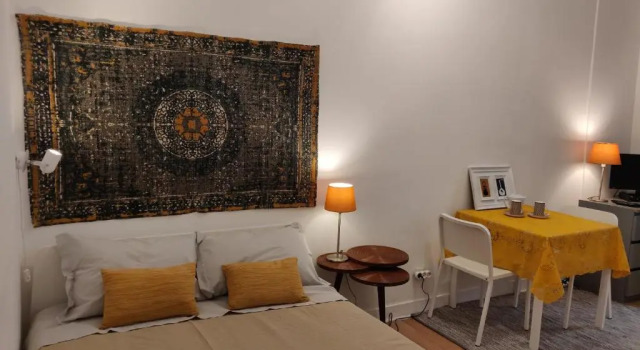 Bhappy@home Lisboa, Забронировать Отель Санта-Мария-Майор Лиссабон, рядом с Памятник Жозе-Томасу ди Соуза-Мартенсу
