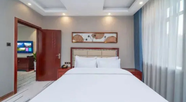 Люкс Deluxe Wu Hua Tian Yue Hotel (Zhongwei Gulou South Street Branch)