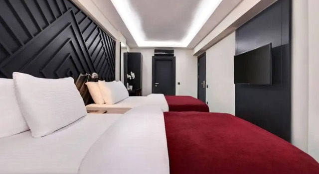 Room-luxury Triple Room in Istanbul, Забронировать Отель Фатих Стамбул, рядом с Мозаичный музей