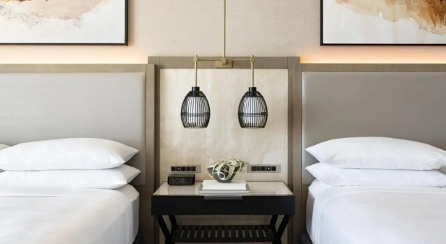 Четырёхместный номер Standard с красивым видом из окна JW Marriott Clearwater Beach Resort & Spa