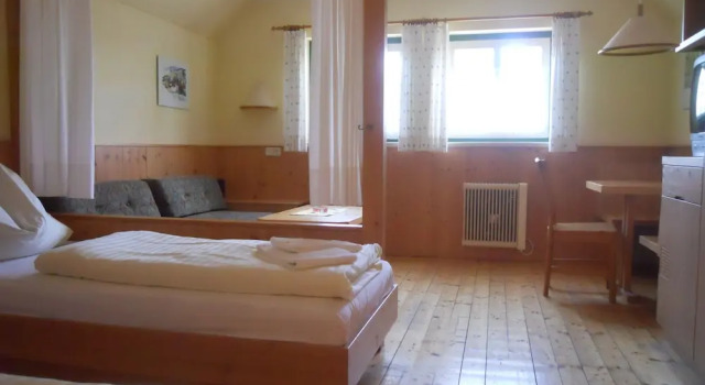 Hoteldorf Königsleitn, Забронировать Отель Отели Личау с парковкой, Парковка