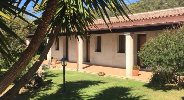 Domo Minnannu Miriu, Book Hotel Loiri Porto San Paolo Gallura