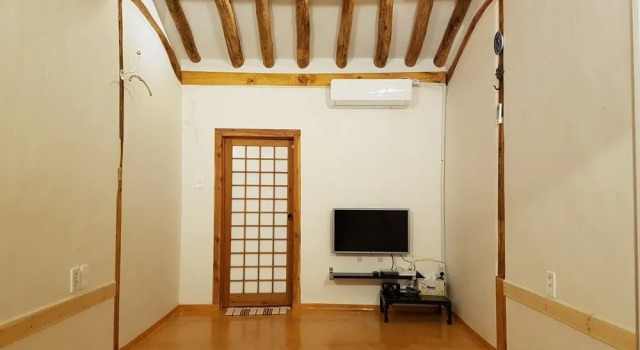Ohnewwall Guesthouse, Забронировать Отель Чонджу Чолла-Пукто, рядом с Конфуцианская школа хянгё в Чонджу