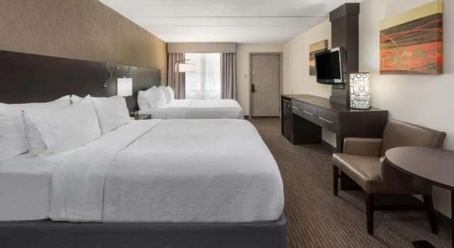 Четырёхместный номер Standard Holiday Inn At Six Flags Saint Louis by IHG