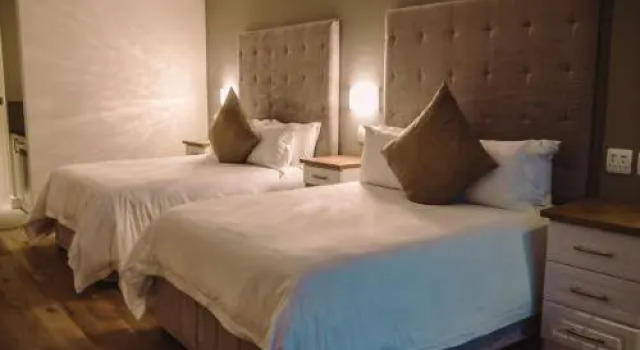 HERMS Restaurant & Boutique Hotel, Забронировать Бутик-отель Бизнес-отели Порт-Элизабет, 4* 5*
