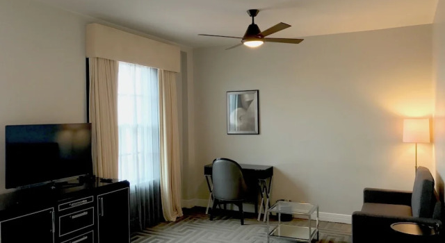 Двухместная семейная студия Montecito Inn