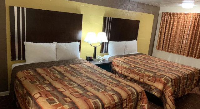 Четырёхместный номер Standard Scottish Inns Tonawanda
