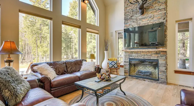 Коттедж Deck, Hot Tub & Fire Pit: Mtn-view Packwood Cabin