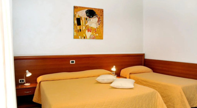 Hotel Giacomazzo, Забронировать Отель Отели Каорле с парковкой, рядом с Дарсена делл Оролоджо, Парковка