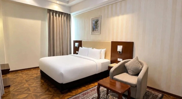 Двухместный люкс Golden Tulip Kukas Jaipur