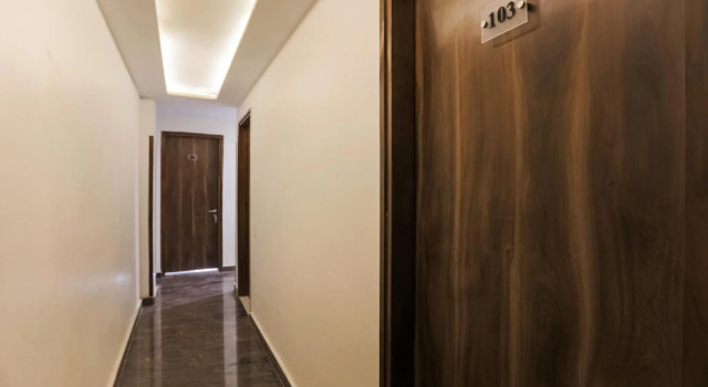OYO 75386 Abhi Residency, Забронировать Отель Рохини 