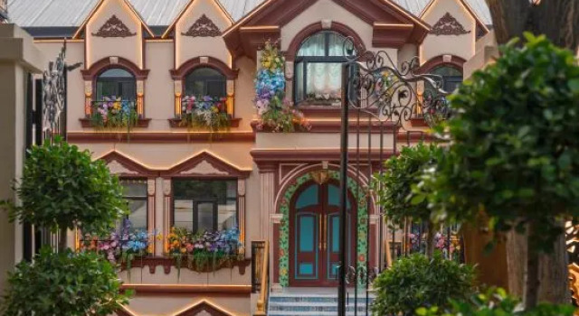 Heman · Rosemeadow Secret Manor Homestay (Liuxing Street Branch), Book Hotel Yining Xinjiang