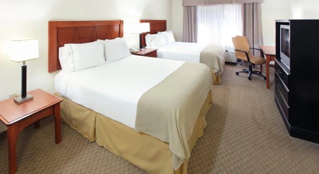 Люкс Holiday Inn Express Hotel & Suites Pine Bluff / Pines Mall by IHG