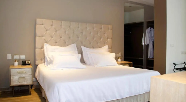 Люкс Country International Hotel