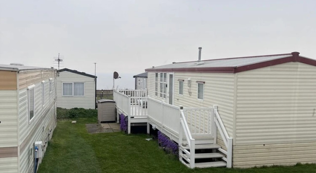 Affordable pet Friendly Caravan Trimingham, Book Feriehus Sommerhuse i Mundesley, Hytte