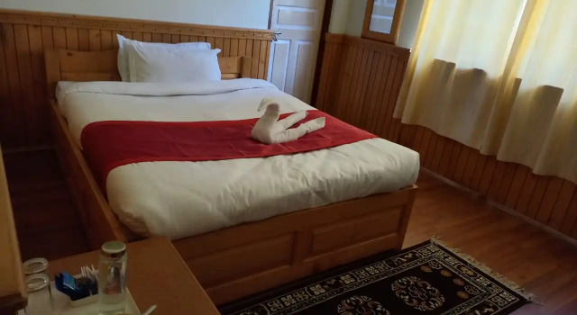 Mystic Lachung Retreat