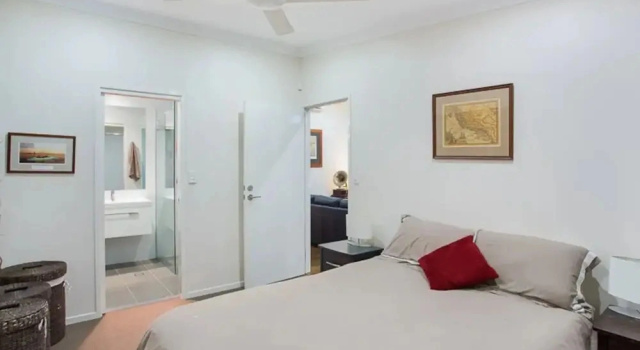 Renovated 3 Bedroom Home In Petrie Terrace, Забронировать Отель Отели Брисбна 3 звезды, рядом с Квинслендский музей полиции, 3*
