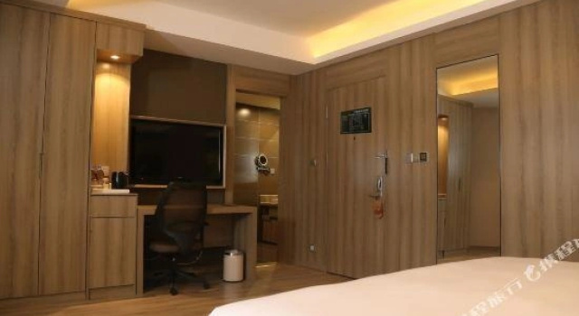 Двухместный люкс с видом на улицу Atour Hotel (Xi'an Bell Tower North)