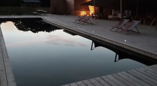 Бунгало Classic с 2 комнатами Scenic Bungalow in Ploemel With Shared Pool