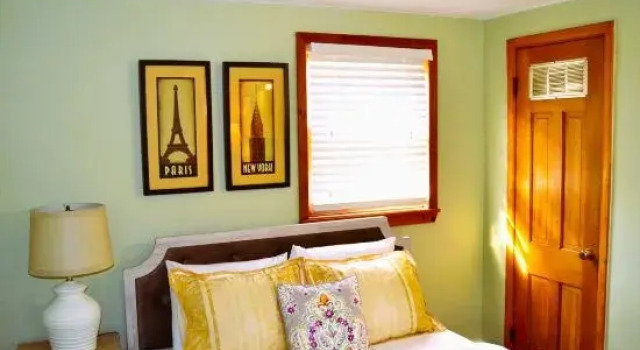 Апартаменты Red 4 Apartment - Experience the Comfort of This Charming