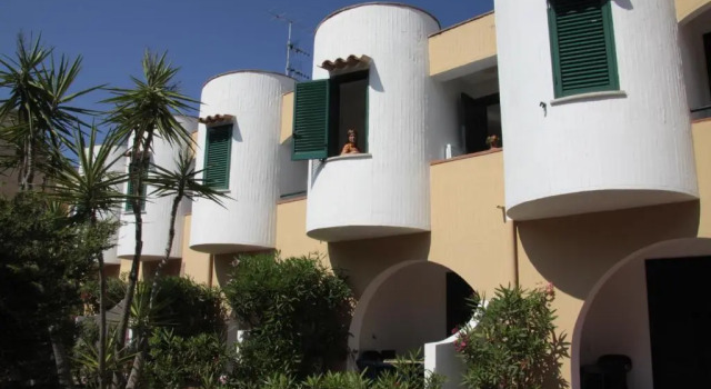 2 soveværelser i lejlighed med haveudsigt Vulcano Blu Residence