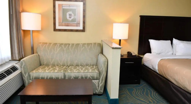 Люкс Quality Inn & Suites Greenville I-65