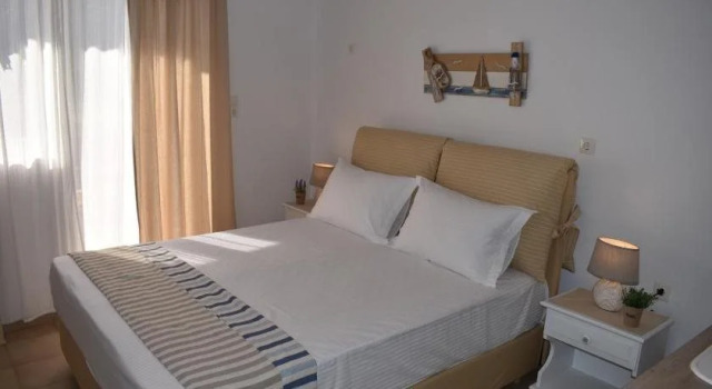 Filippos, Prenota Hotel Adamas Milo