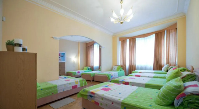 Кровать в общем номере Lviv Euro Hostel
