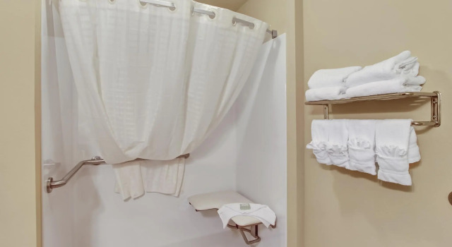 Четырёхместный номер Standard Cobblestone Hotel & Suites - Waynesboro
