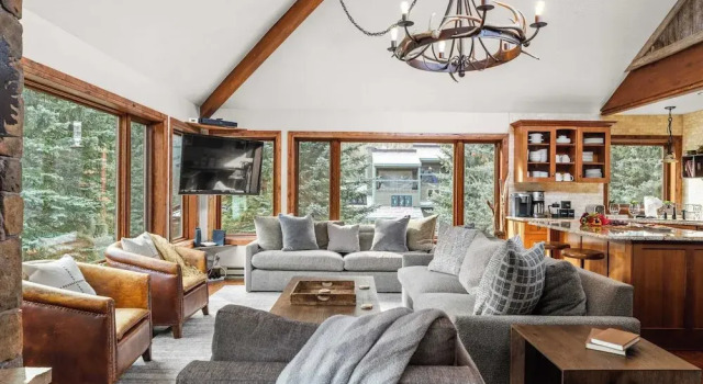 Ghostriders 11 by Avantstay Top Floor Condo w/ Large Patio & Mountain Views!, Забронировать Отель Отели Telluride Ski 3 звезды, 3*