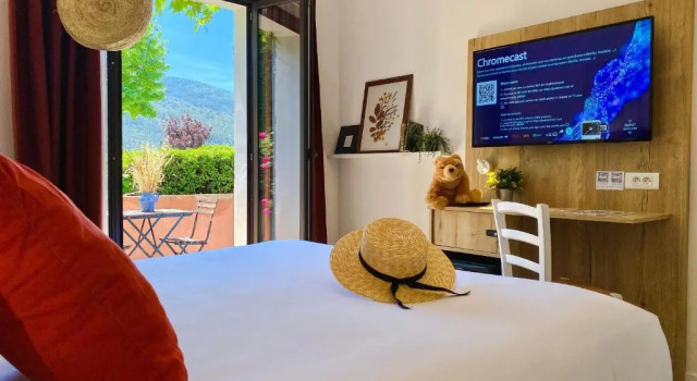 Двухместный номер Standard с балконом Hotel Le Provence - Restaurant Le Styx