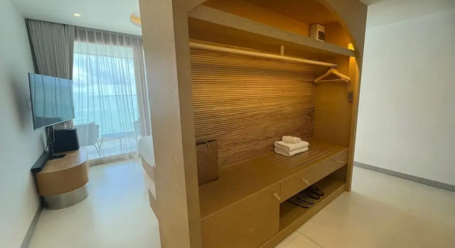 Люкс с балконом и с видом на океан Elite Atoll Beachfront Hotel