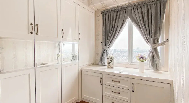 White Accent 1Br Near Mall At Bassura City Apartment