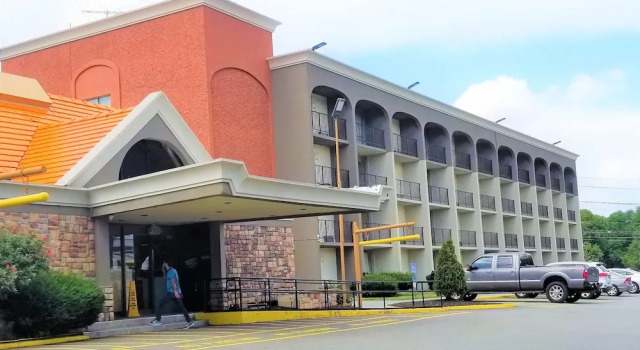 Howard Johnson by Wyndham Clifton NJ, Buchen Sie Hotel Clifton 