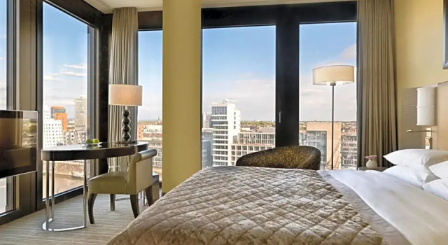 Двухместный Club Access номер Deluxe с видом на гавань Hyatt Regency Dusseldorf