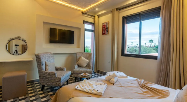 Полулюкс Yanis Guest House