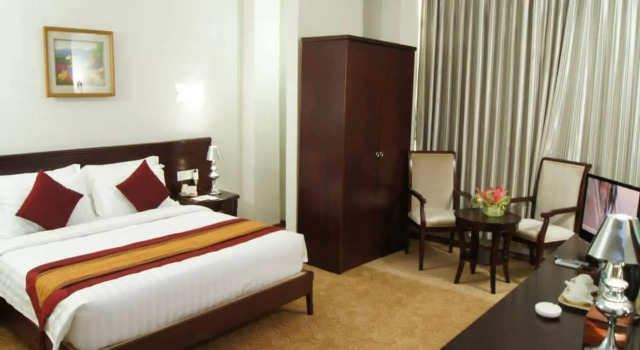 Green Leaf Hotel