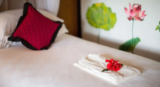 Inle Heritage Stilt House, Book Hotel Hotels in Shan State with a Pool, Swimming Pool