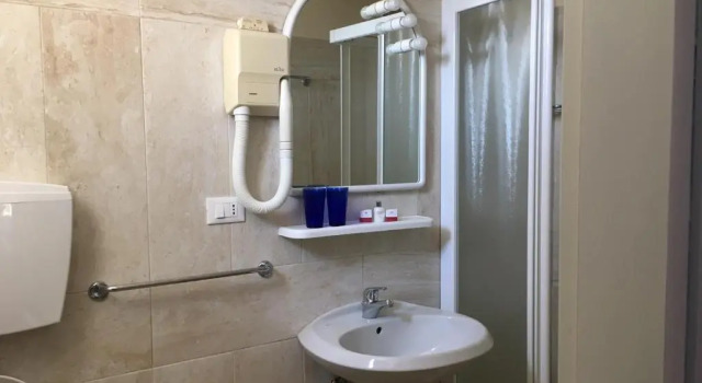Четырёхместный номер Standard с балконом Hotel LA MAISON by Aldebaran