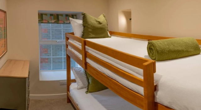 Modern 3BR Flat in Central Plymouth Free Parking Sleeps 6, Забронировать Апартаменты/квартира Плимут Девон, рядом с Plymouth Naval Memorial